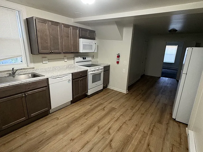 107 Ann St #1 — Photo 7