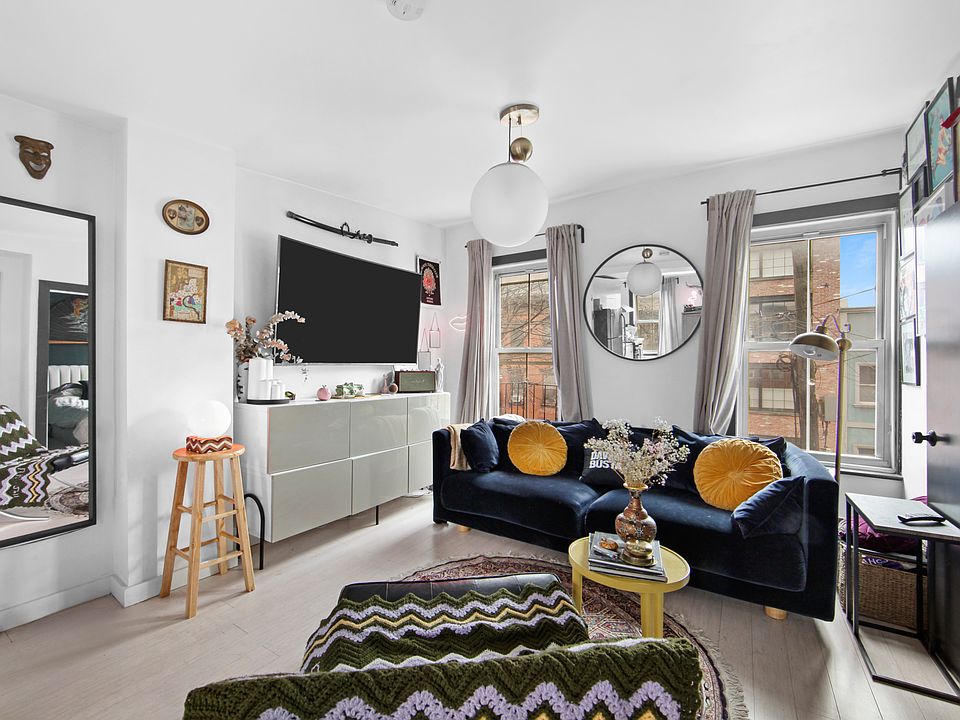 1st image of 143 Richardson St #3