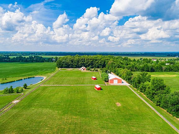 103.5 Acres Estate w/3 ac lake