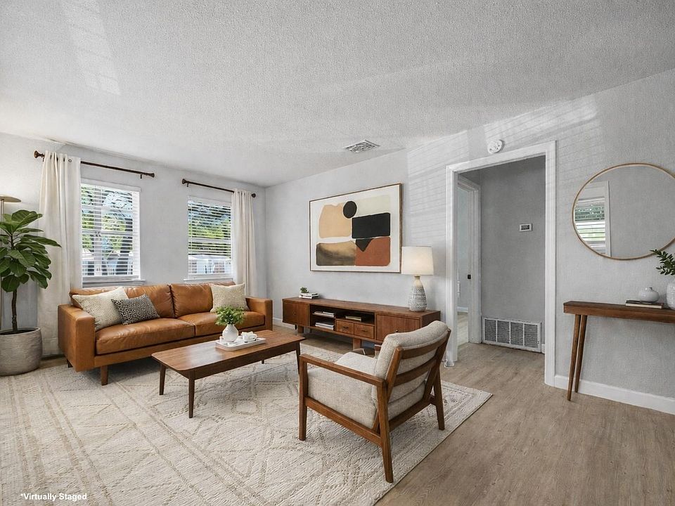1st image of 4709 Leslie Ave