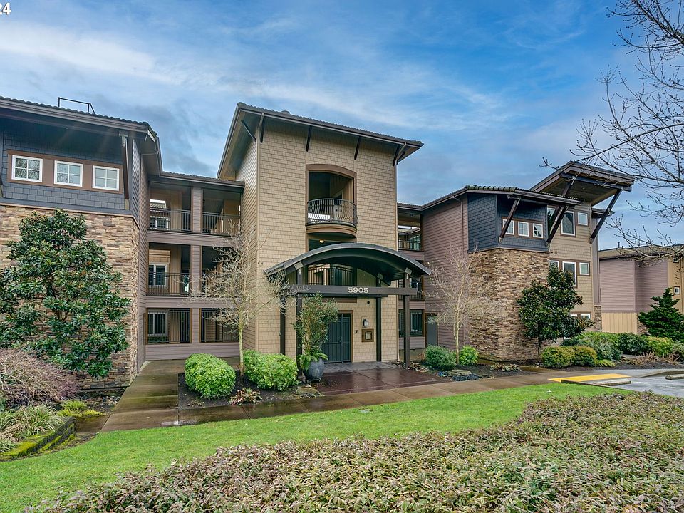 1st image of 5905 SE Columbia Way Unit 103