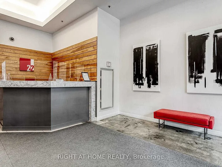 22 Wellesley St E #502 — Photo 3