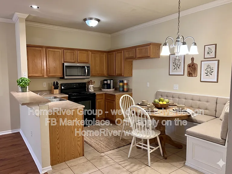 11137 SW 5th St — Photo 3