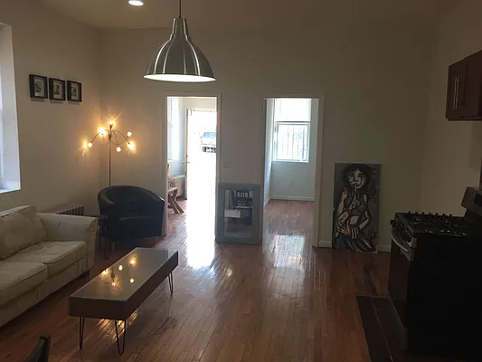 Rented by Winzone Realty Inc | media 16