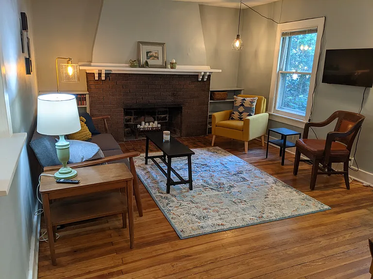 854 Terry Pl — Photo 2