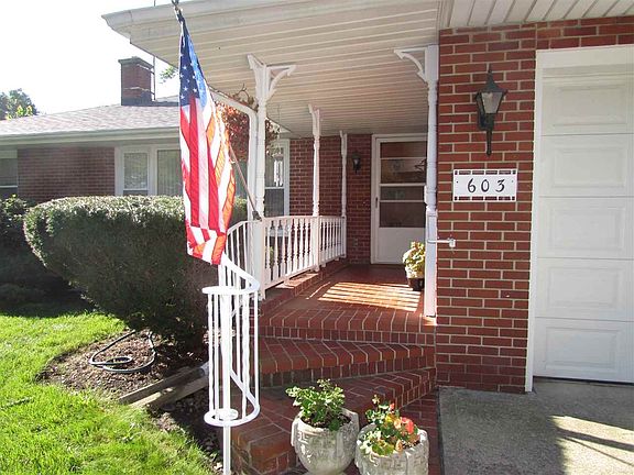 2nd image of 603 W Park Dr