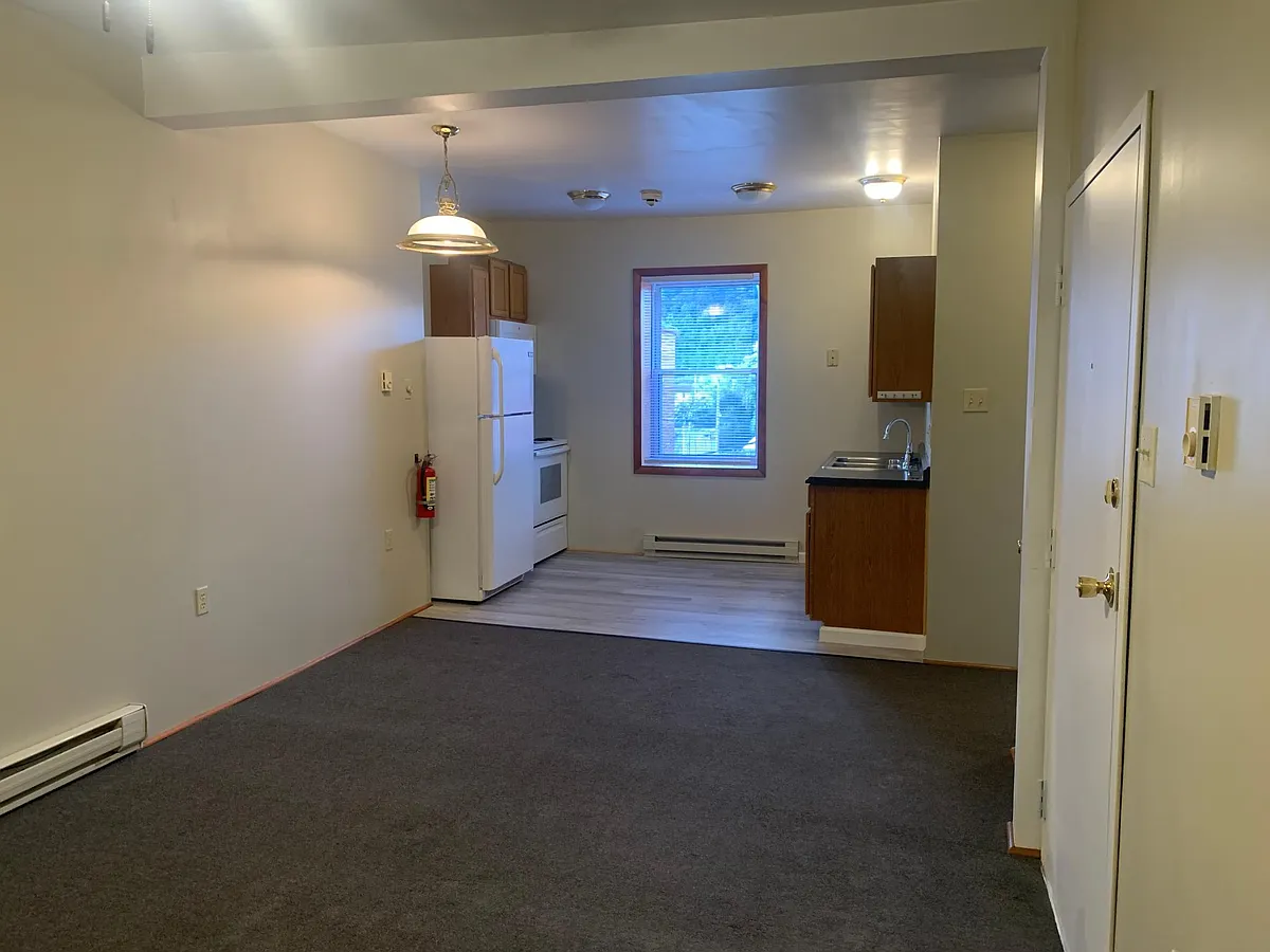 Building Photo - 331 Penn St #3A
