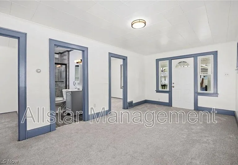 961 Wyley Ave — Photo 7