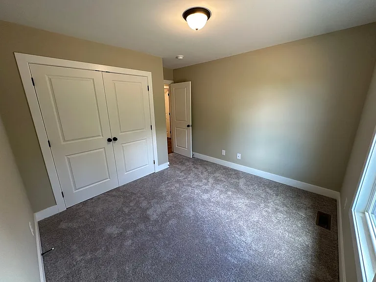71 Luke Ct — Photo 9