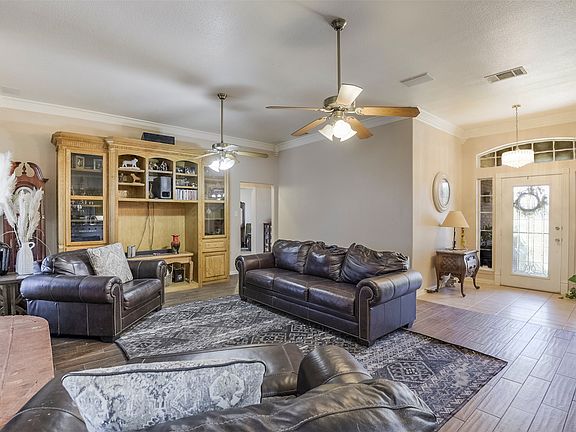 3rd image of 137 Cactus Rd