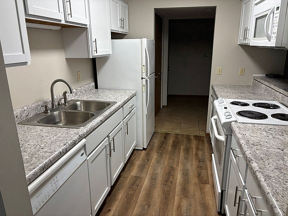 3rd image of 2714 W Willowlake Dr APT 201