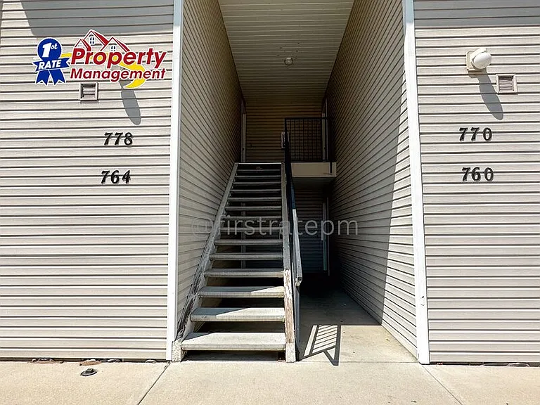 764 W Alden Dr — Photo 2