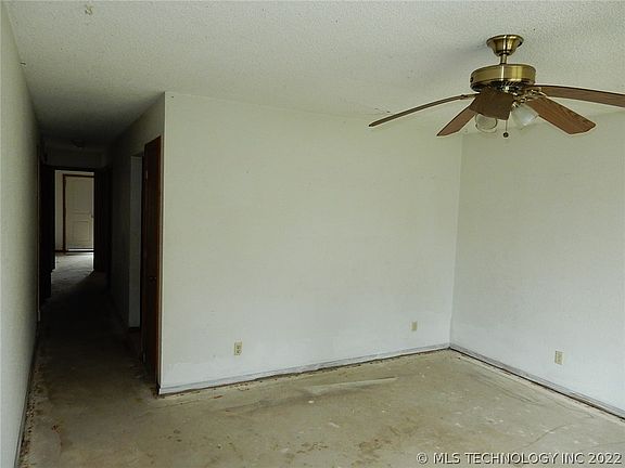 2nd image of 14247 S Hickory Pl