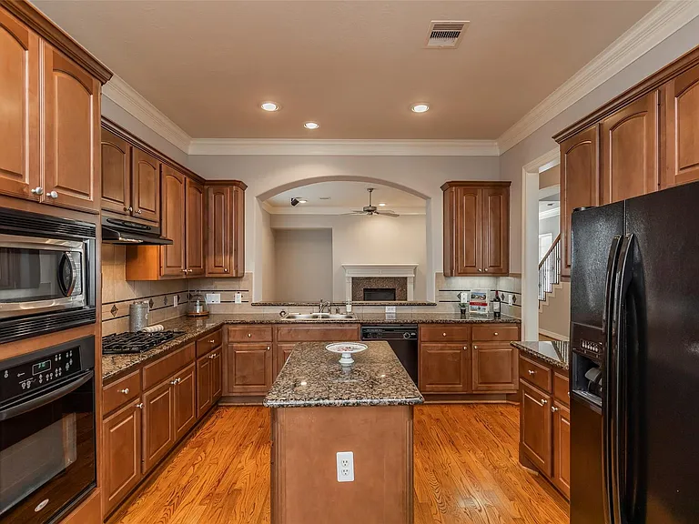 10126 Holly Chase Dr — Photo 19