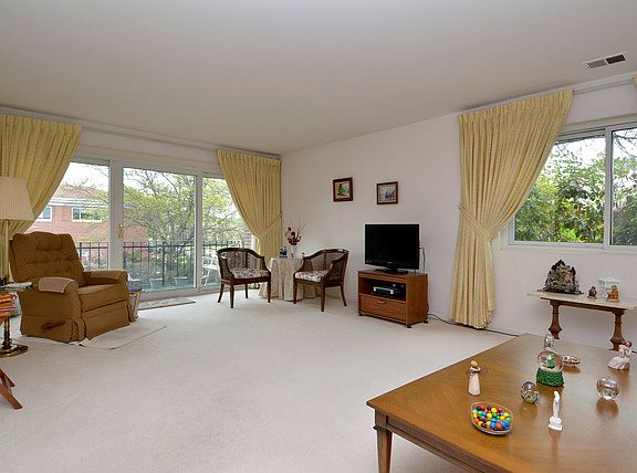 3rd image of 1030 S Fernandez Ave APT 2L