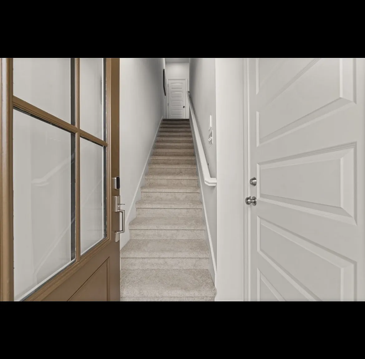 2 bed, 2.5 bath, 1089 sqft, $1,600 — Photo 2