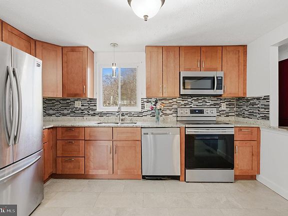 3rd image of 6410 Killarney St