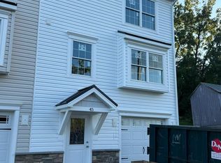 45 Duck St W, Front Royal, VA 22630