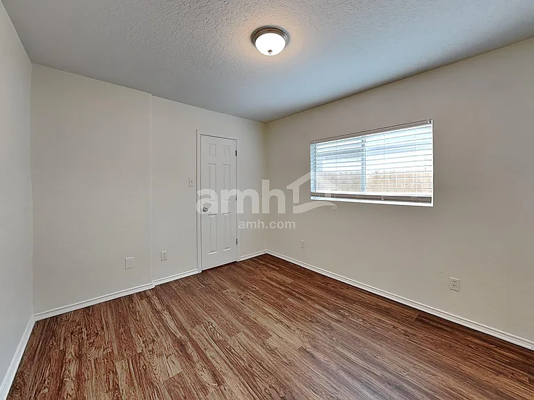 9210 Laguna Fls — Photo 21