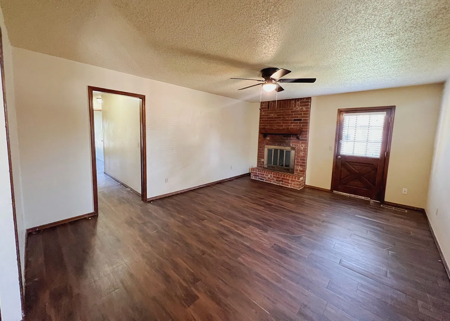 Carpet Free + Central Edmond! — Photo 2