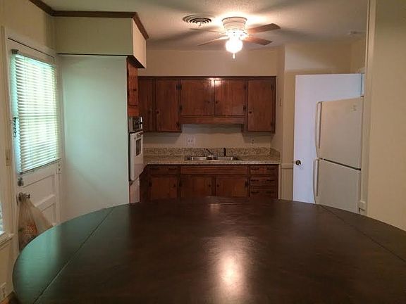 3rd image of 3224 Fairway Dr