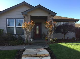 825 Kendall Dr, Grants Pass, OR 97527