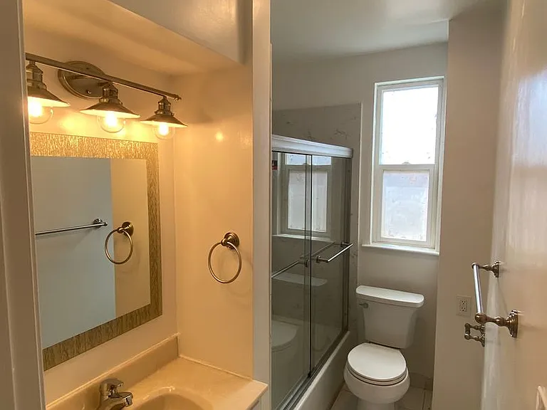 817 52nd Street — Photo 8