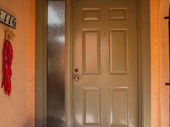 3rd image of 116 W Calle Del Ano