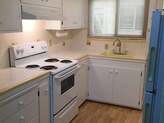 3rd image of 1317 4th Ave #3