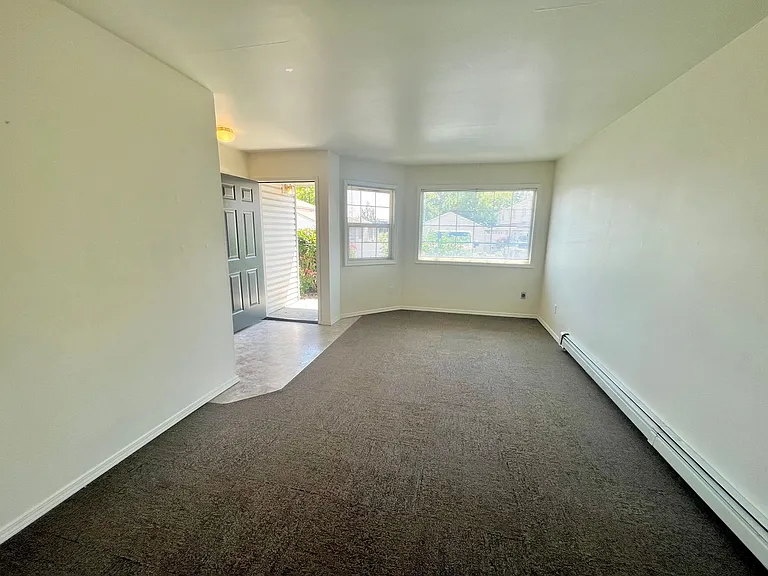 209 E 18th Ave #D16 — Photo 6