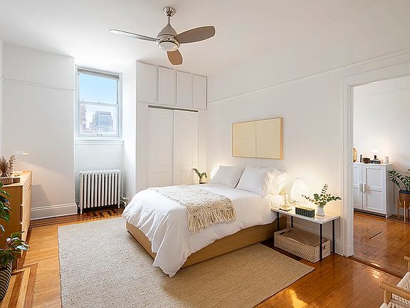 5th image of 215 Clermont Ave #4