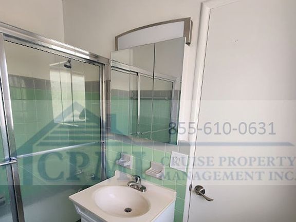2nd image of 124 Isle Of Venice Dr APT 3