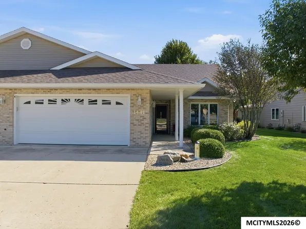 1441 Birch Dr, Mason City, IA 50401