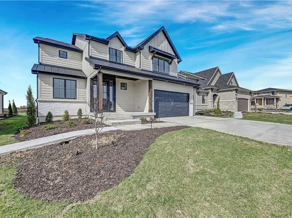 16212 S Twilight Ln, Olathe, KS 66062