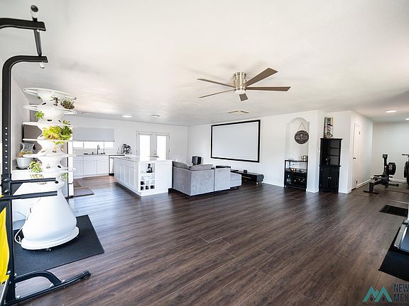 4th image of 829 Santa Marina St