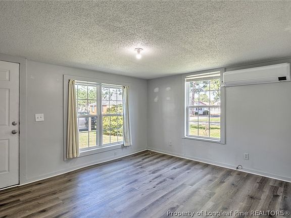 5th image of 507 W 5th St