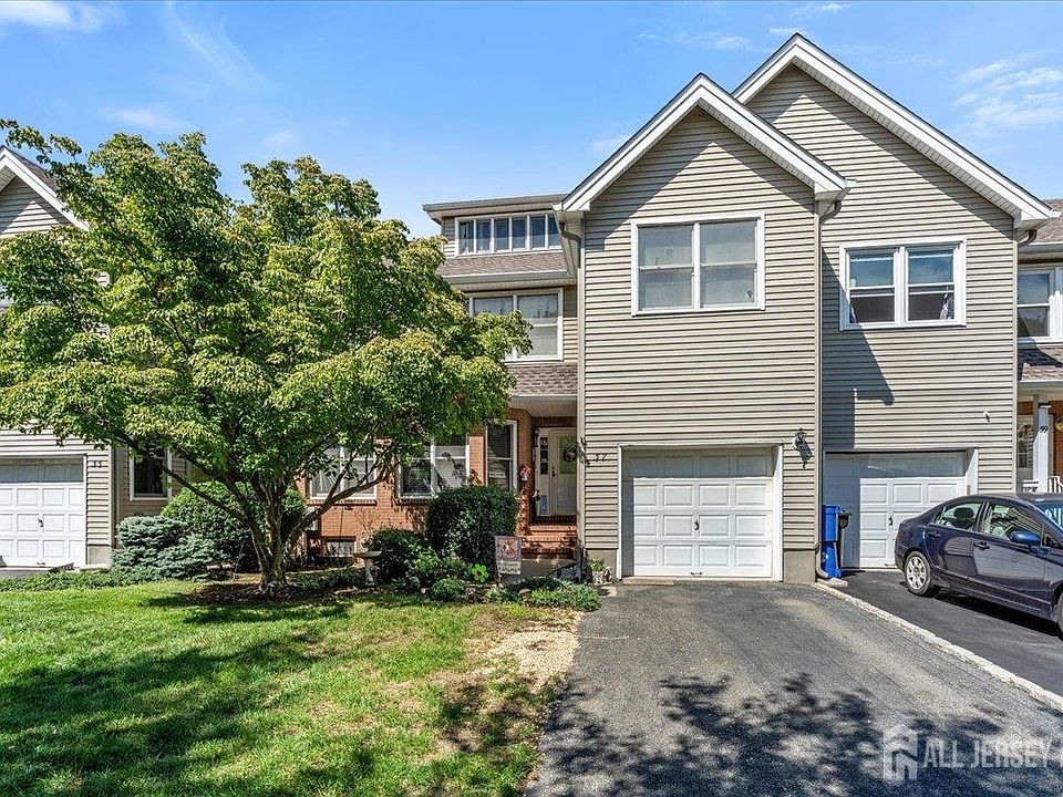 1st image of 37 Flemming Dr