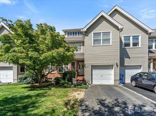 37 Flemming Dr, Hillsborough, NJ 08844