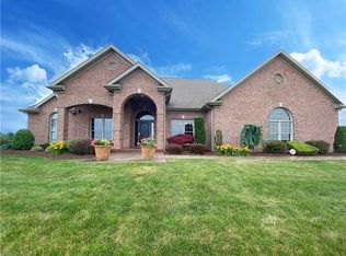 1055 Meadow Ridge Dr, Connellsville, PA 15425