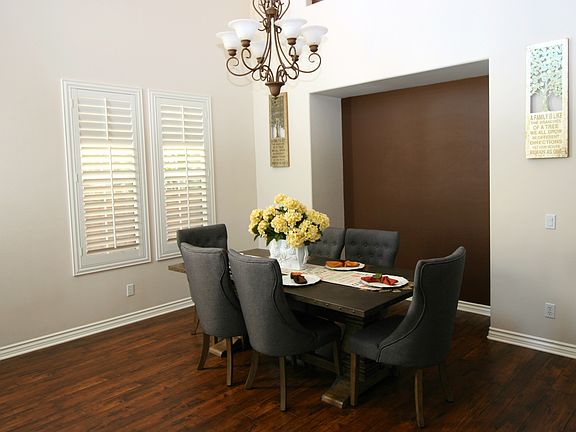 4th image of 24078 Esmeralda Ct