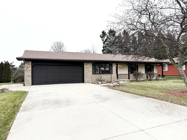 113 Chanticleer Trl, Lansing, MI 48917