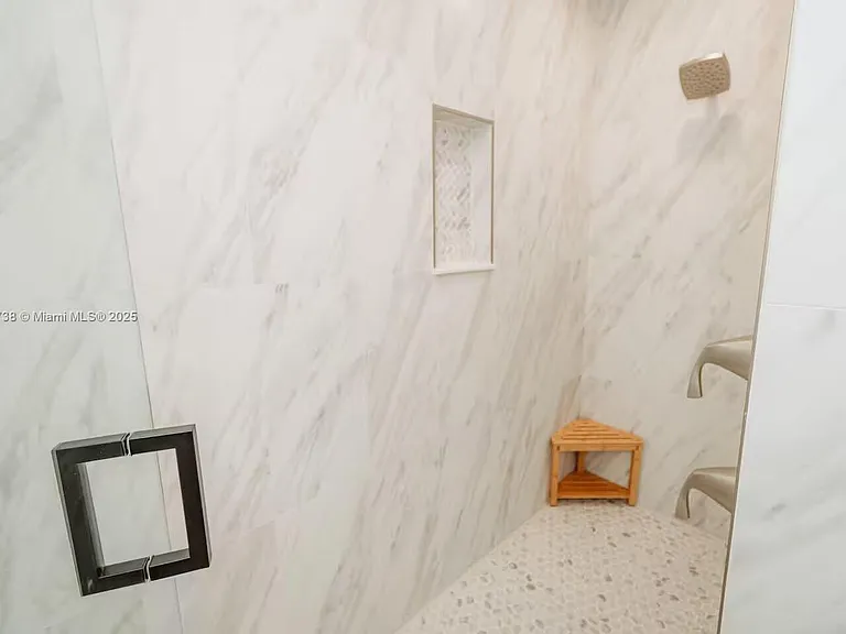 9675 SW Anchor Dr — Photo 33