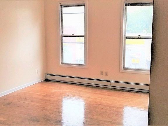 2nd image of 432 39th St #2B