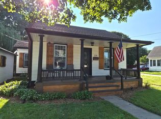 225 S E St, Monmouth, IL 61462