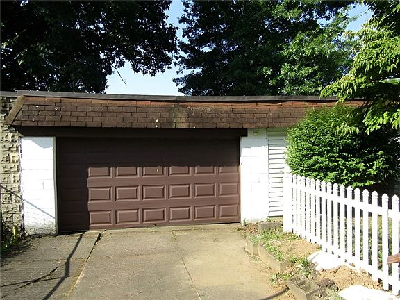 4th image of 30 E Orchard Ave