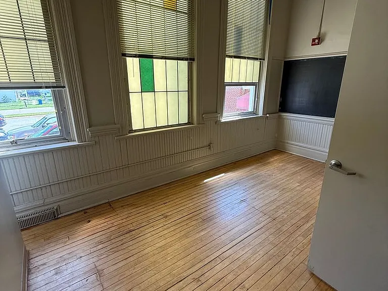 400 E South A St — Photo 11