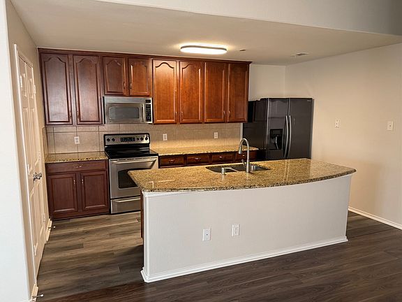 2nd image of 10035 Wake Bridge Dr