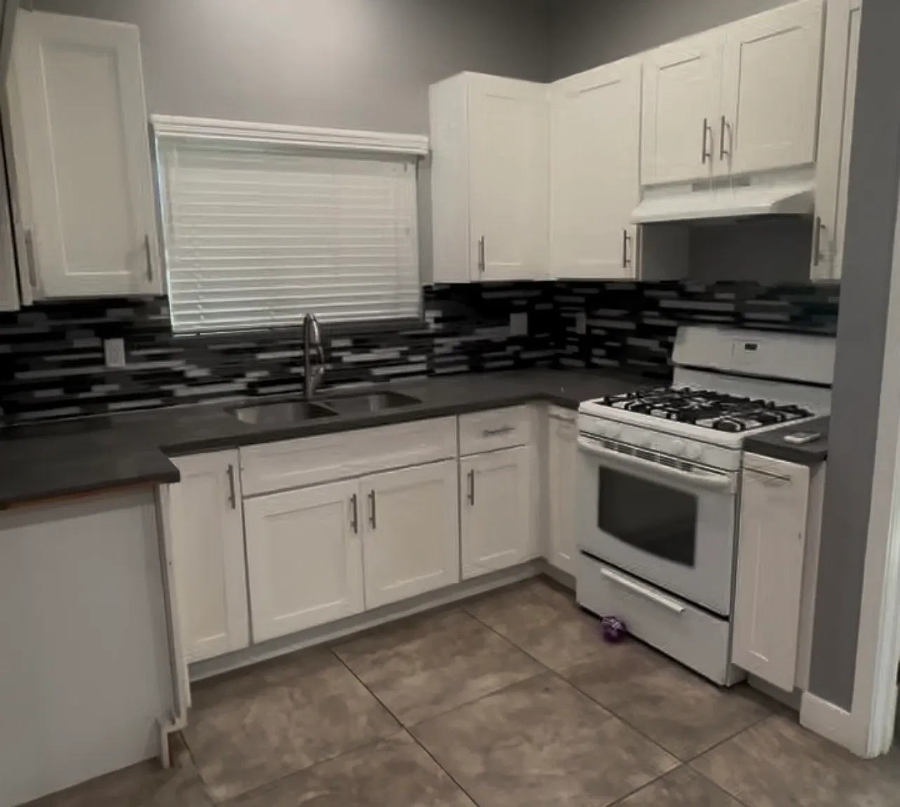 1 bed, 400 sqft, $1,800 — Photo 3