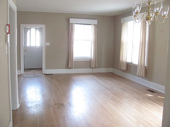 5th image of 1915 Spruce St