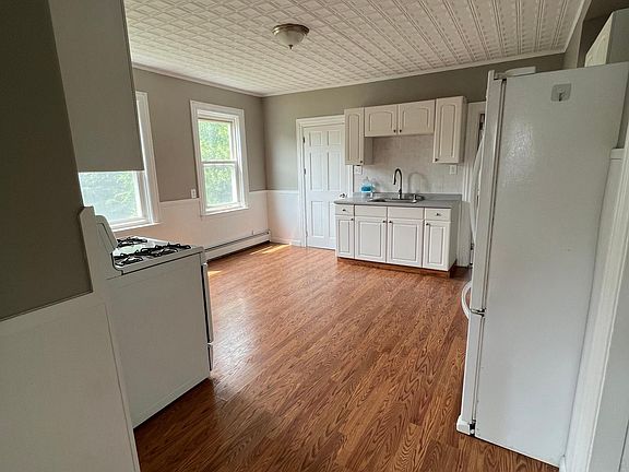 2nd image of 29 Winthrop St #2
